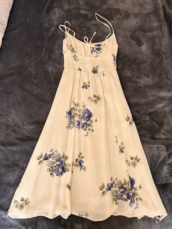 Reformation Dresses & Skirts - Reformation Cream Smocked Spaghetti Strap Dress